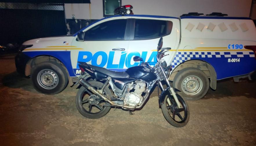 Polícia Militar prende homem suspeito de tráfico de drogas e recupera veículo furtado em Colmeia