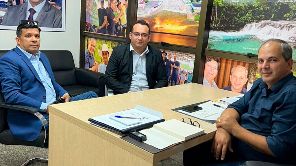 Em Palmas, Diretor Geral da FACMED Dr. Nilton Sousa se reúne com o Senador Irajá e Deputados Fabion e Wiston em busca de apoio e parcerias em prol da educação superior Em Palmas, Diretor Geral da FACMED Dr. Nilton Sousa se reúne com o Senador Irajá e Deputados Fabion e Wiston em busca de apoio e parcerias em prol da educação superior