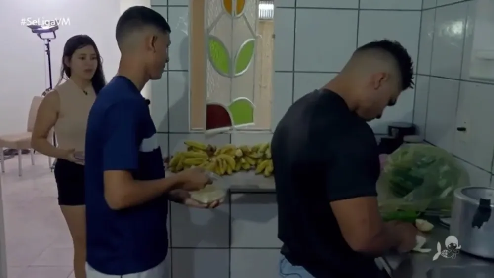 Influenciadora mantém relação com dois maridos após acordo: 'Não tenho mais depressão'