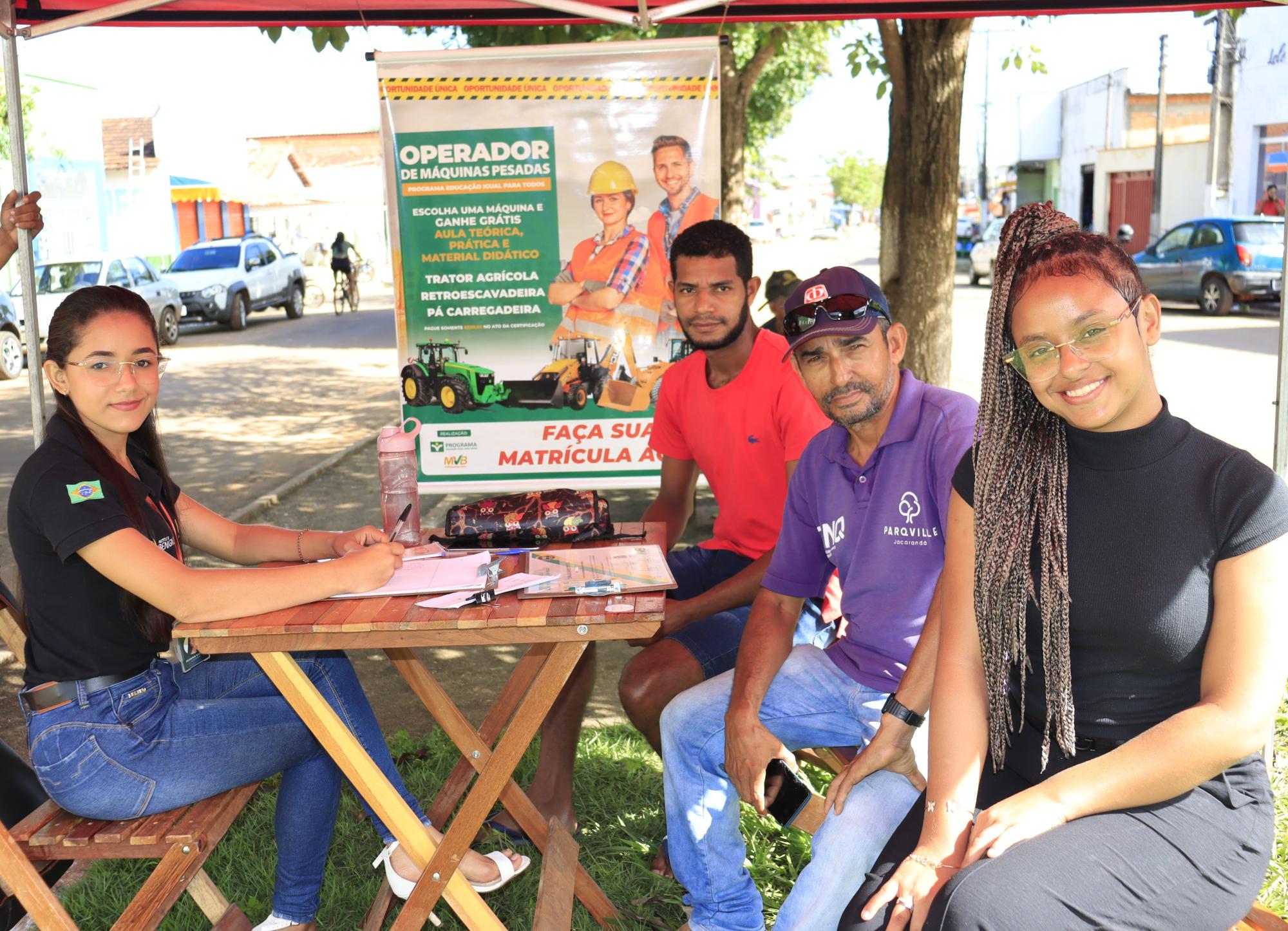 Curso de operador de Máquinas Pesadas é realizado em Ananás