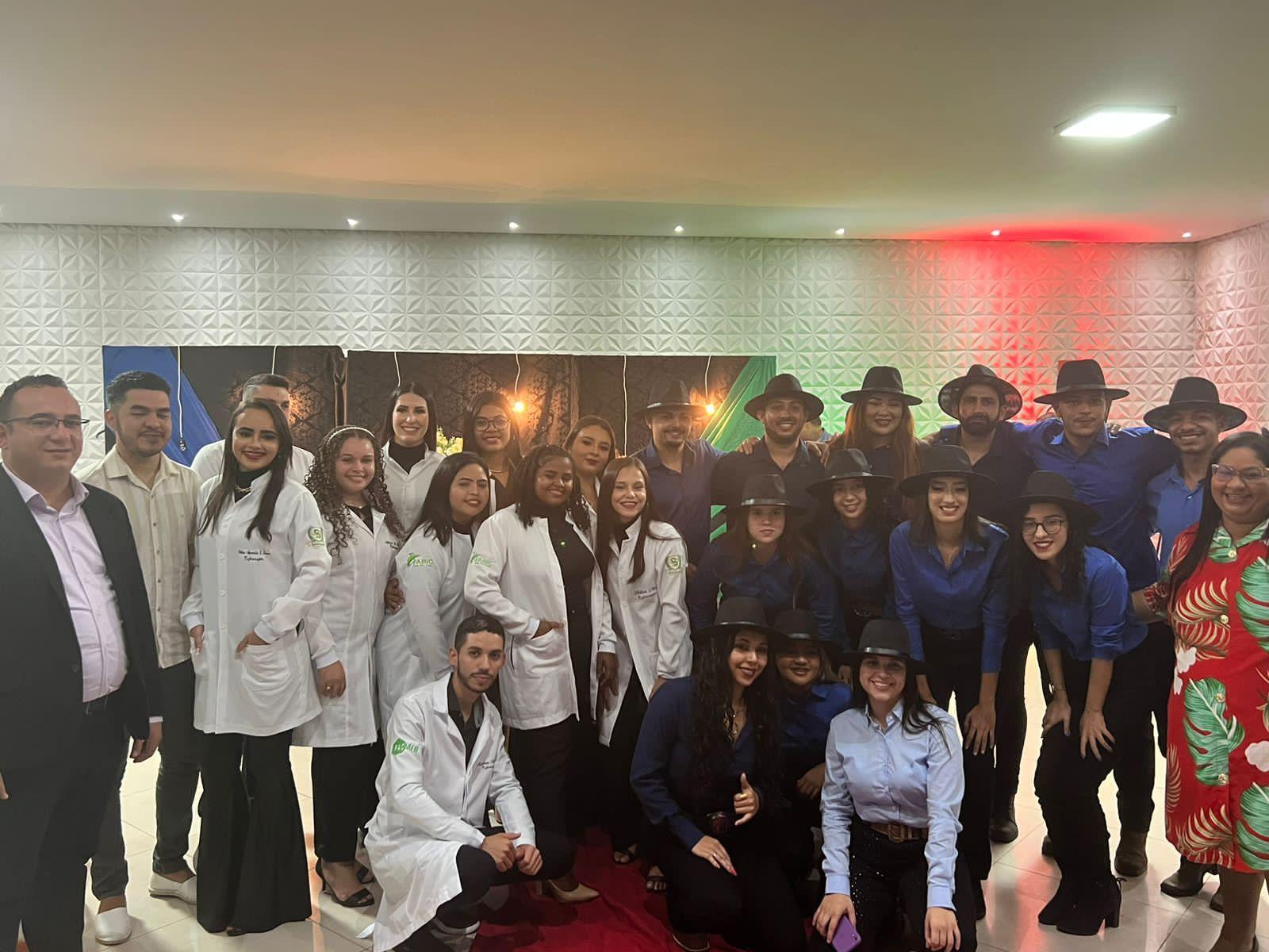 EDUCAÇÃO: Fabic realiza Cerimônia do Jaleco e do Chapéu dos cursos de enfermagem e agronegócio 	