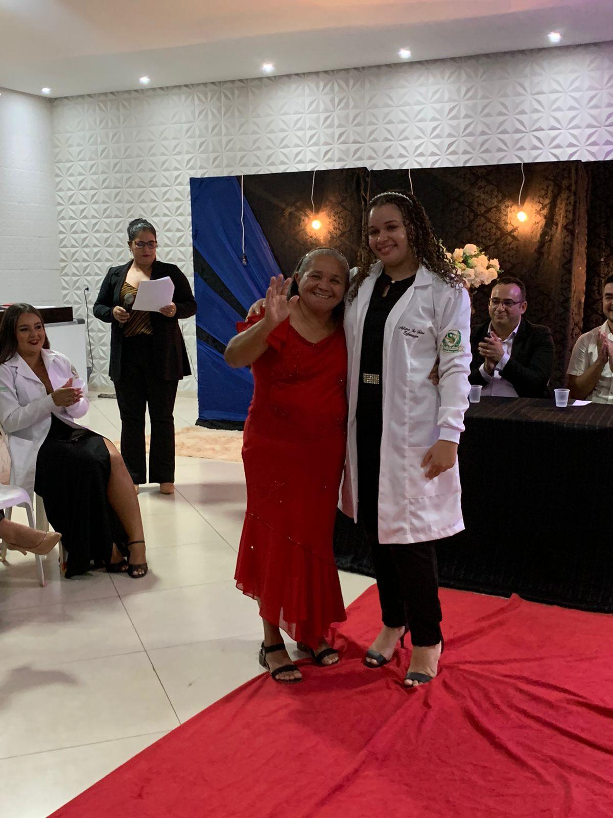 EDUCAÇÃO: Fabic realiza Cerimônia do Jaleco e do Chapéu dos cursos de enfermagem e agronegócio 	
