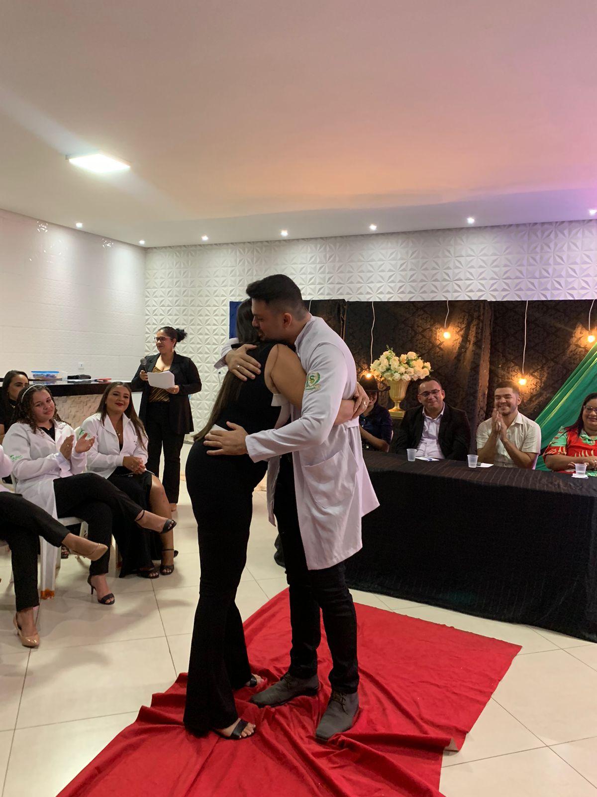 EDUCAÇÃO: Fabic realiza Cerimônia do Jaleco e do Chapéu dos cursos de enfermagem e agronegócio 	