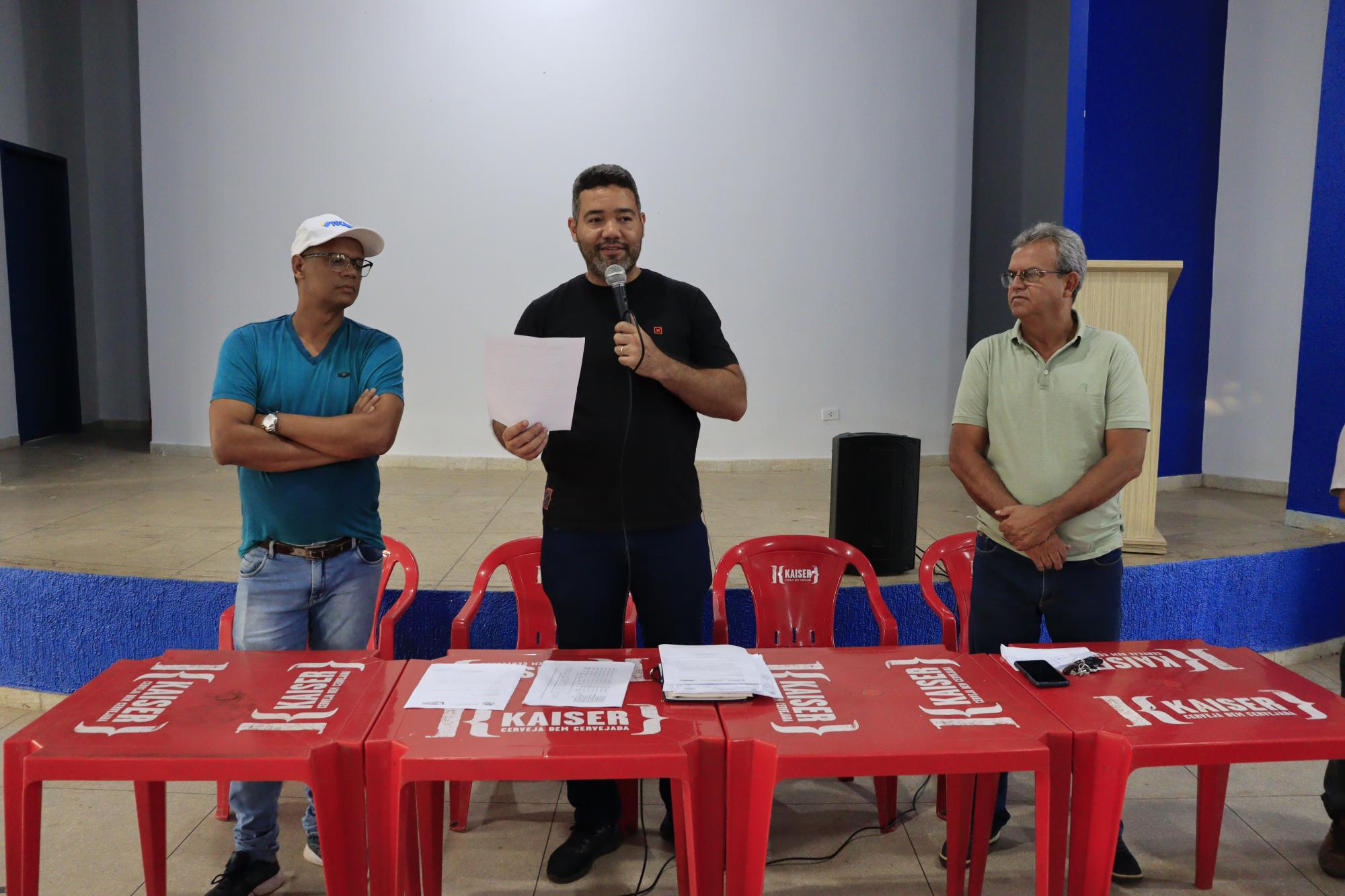 Prefeito Valdemar Nepomuceno anuncia pagamento do Piso Salarial e Data-base dos Professores de Ananás