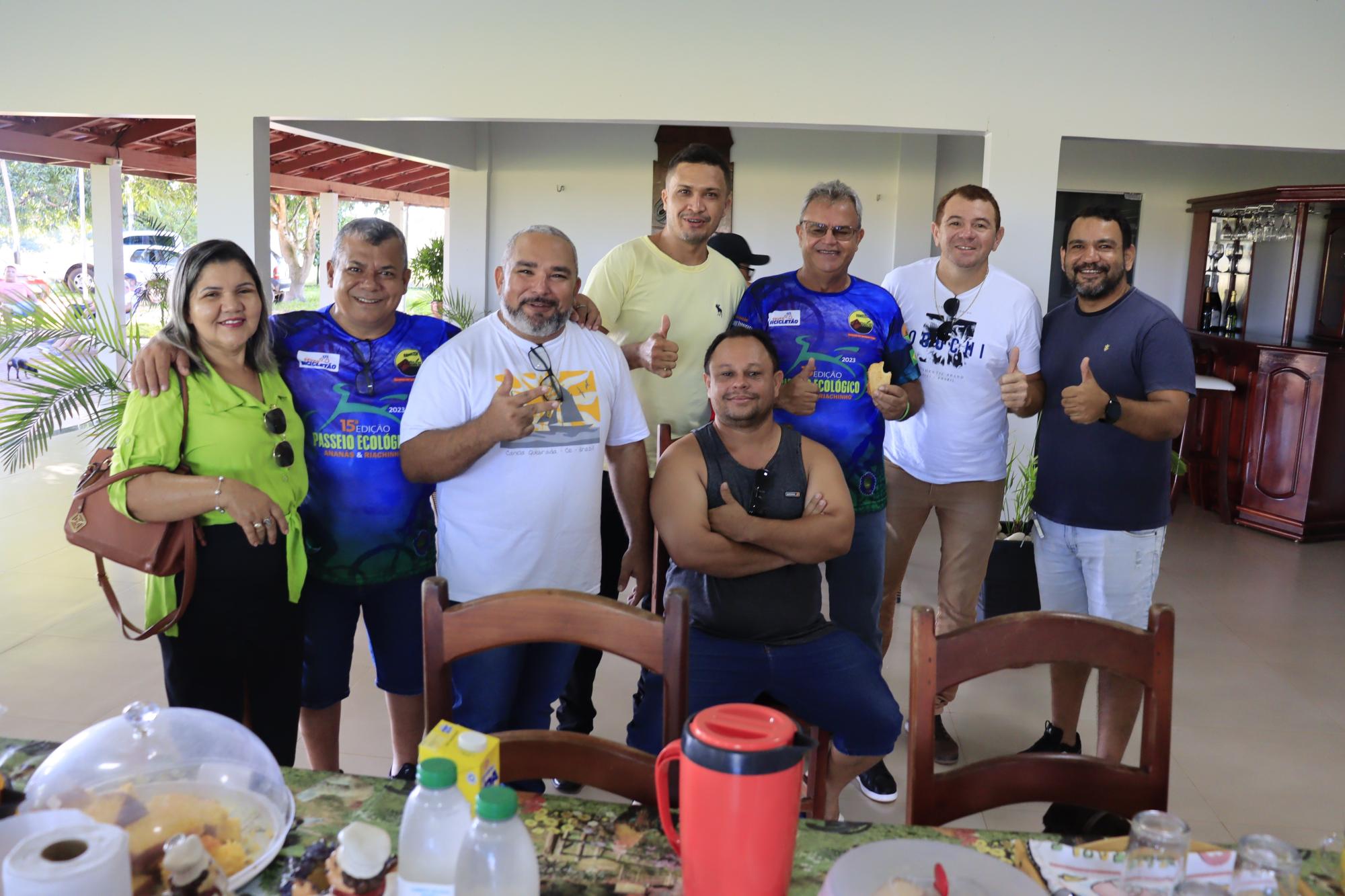 Prefeito  Valdemar Nepomoceno recebe amigos  e aliados em Ananás 