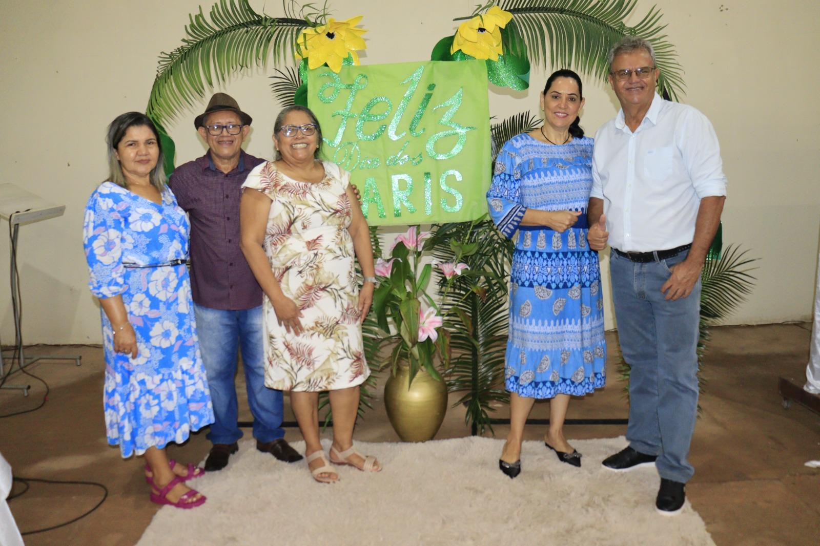 Garis são homenageados com café da manhã em Ananás