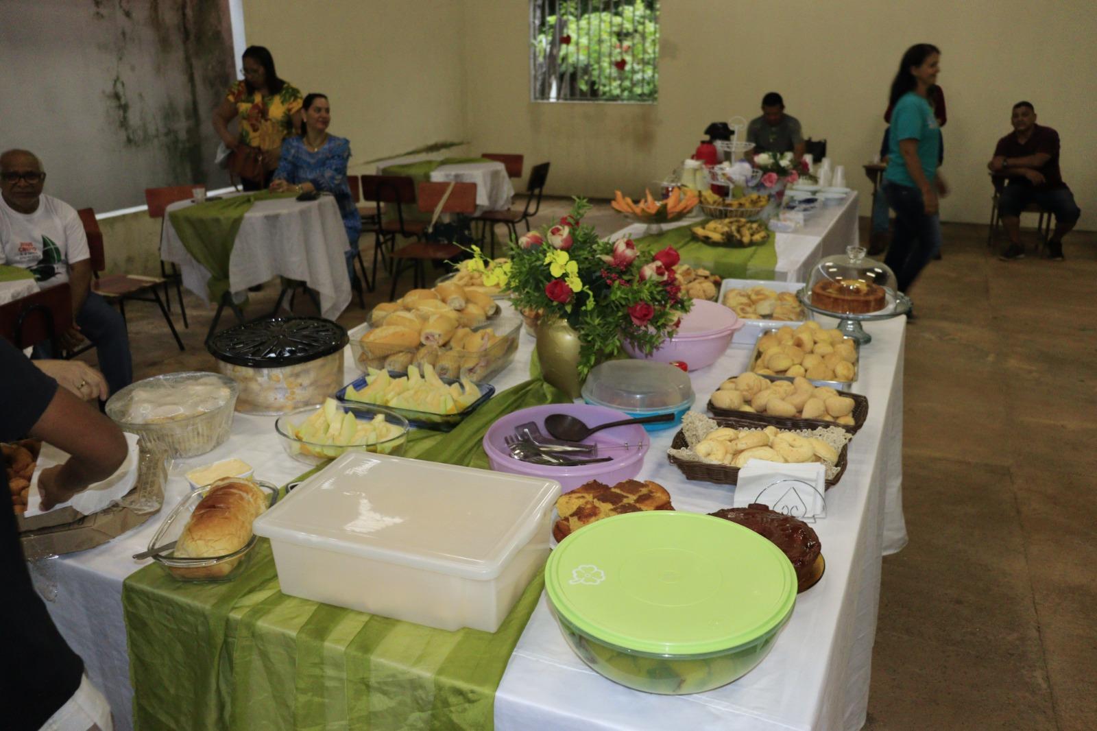 Garis são homenageados com café da manhã em Ananás