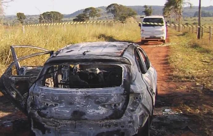 Pai mata filhas de 4 e 8 anos a facadas e depois coloca fogo no carro onde elas estavam, diz polícia