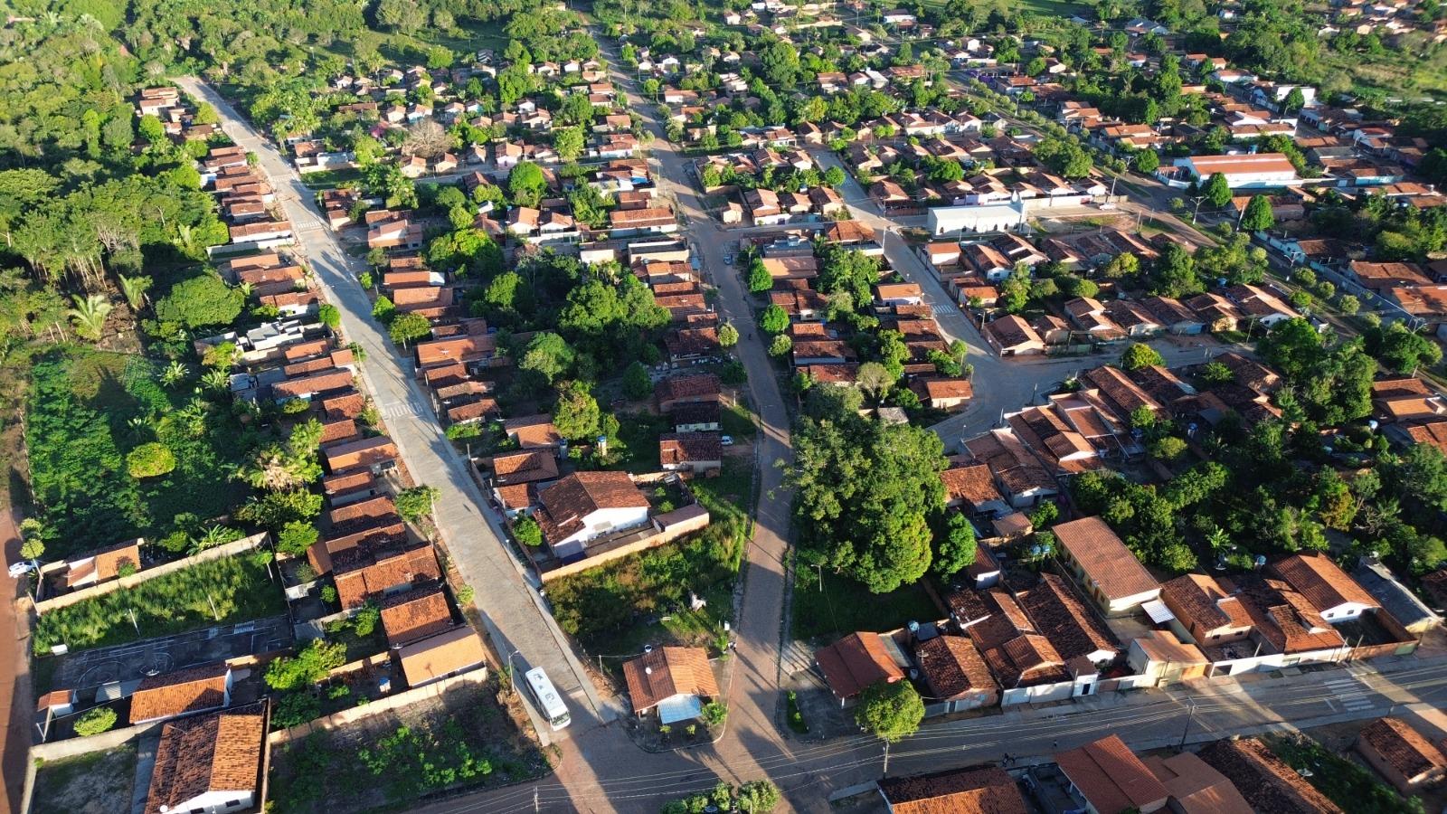 Prefeitura de Ananás revitaliza ruas da cidade com pavimentação e sinalização 