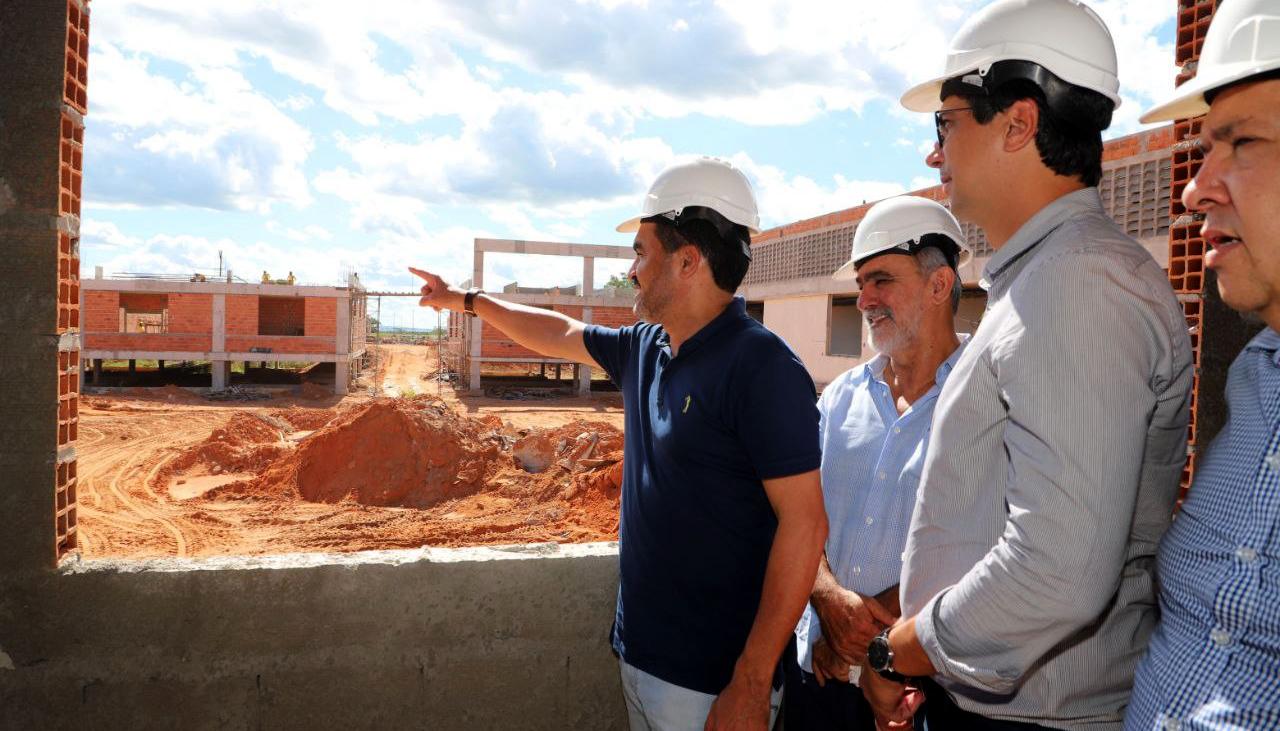 Wanderlei Barbosa entrega novo prédio de alta complexidade em Oncologia de Araguaína