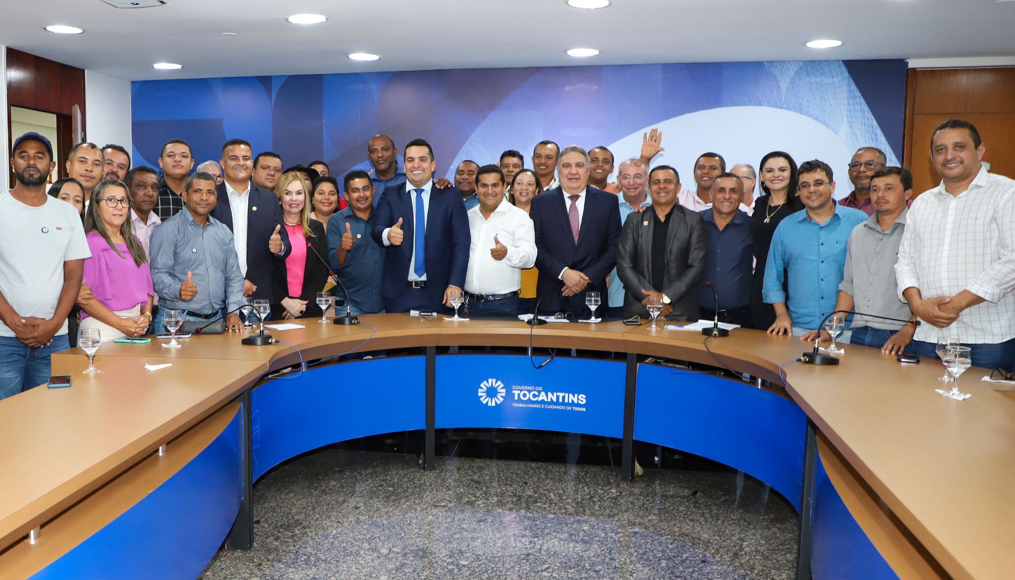 Laurez Moreira, recebe vereadores de Gurupi e discute demandas da cidade