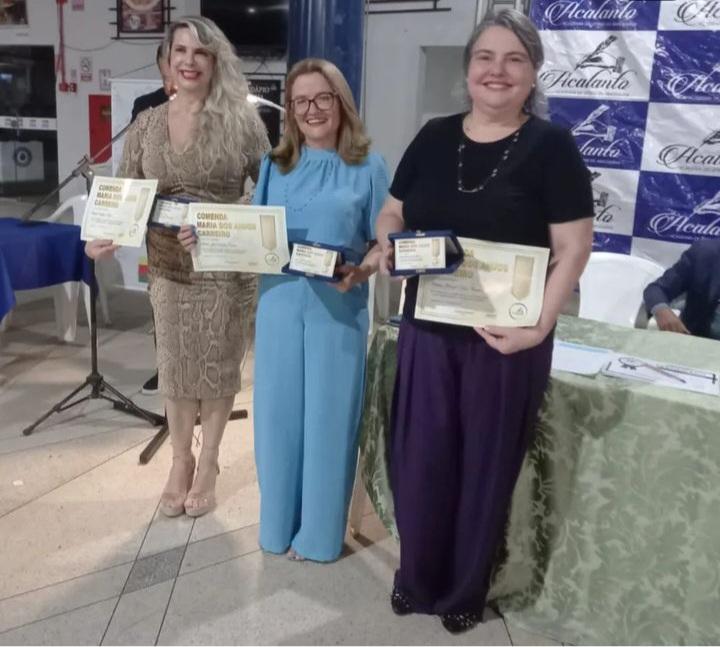 Sessão solene da Academia de Letras de Araguaína empossa novos imortais e outorga comenda à agitadoras culturais Sessão solene da Academia de Letras de Araguaína empossa novos imortais e outorga comenda à agitadoras culturais