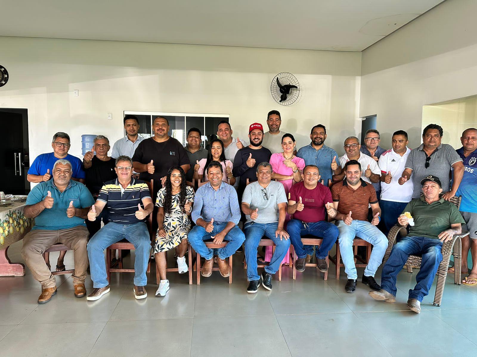 Val Sousa anuncia desistência da pré-candidatura à prefeito para apoiar projeto de reeleição de Valdemar Nepomoceno em Ananás 