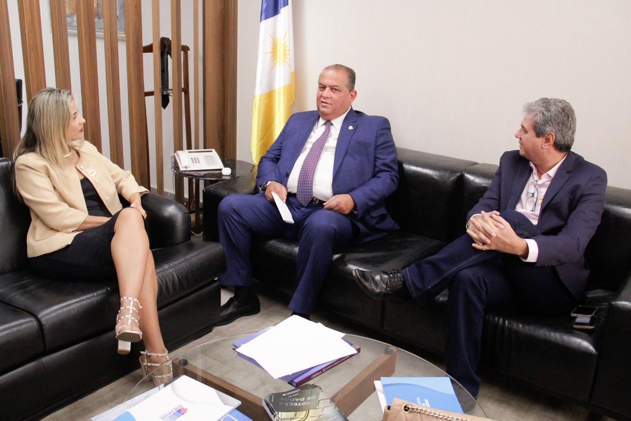 Prefeita Patrícia Evelin participa em Brasília de mobilização sobre o impacto da Reforma Tributária aos Municípios e leva demandas de Xambioá aos parlamentares 