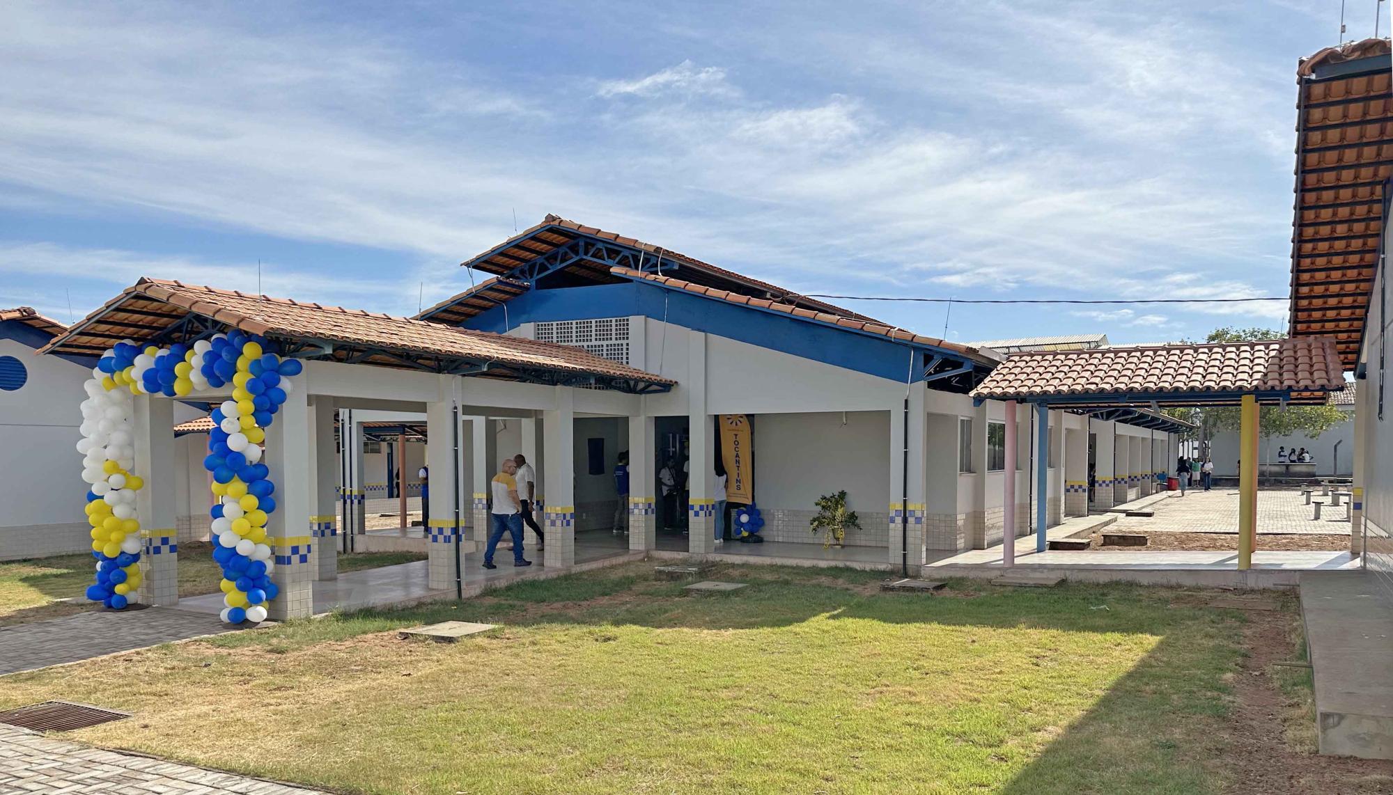 Em Ananás, governador Wanderlei Barbosa entrega escola, avaliada em R$ 5,5 milhões, à comunidade