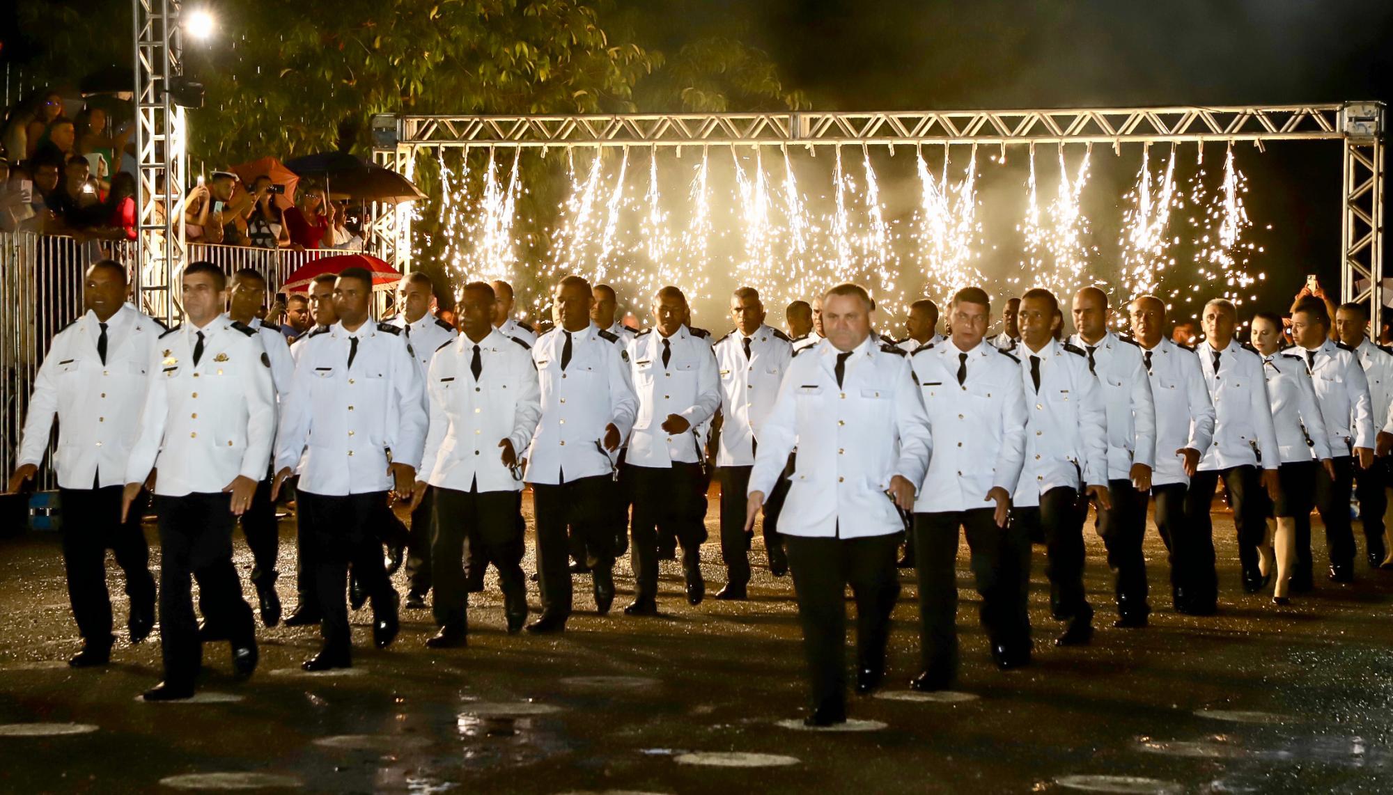 Governador Wanderlei Barbosa prestigia formatura e anuncia promoção de 97 policiais militares