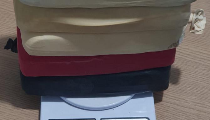 Adolescente transportava mais de 5 kg de drogas presos em seu corpo e acaba presa no Tocantins 