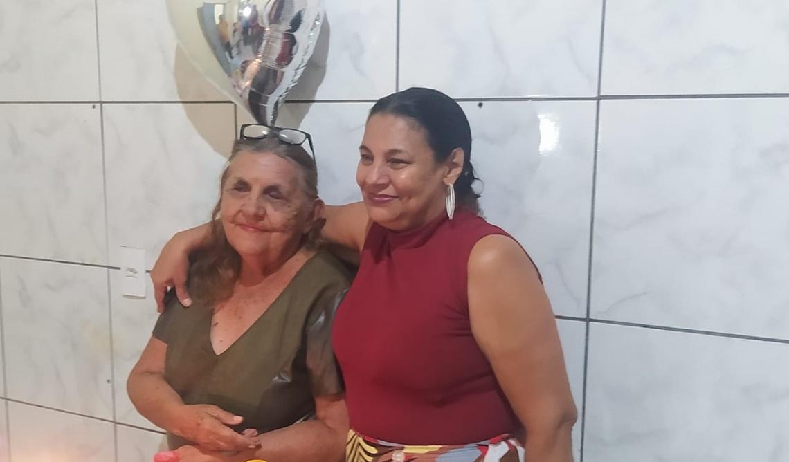 Rita Dayrâ Murada lança livro, Costurando Sonhos, em homenagem à sua mãe