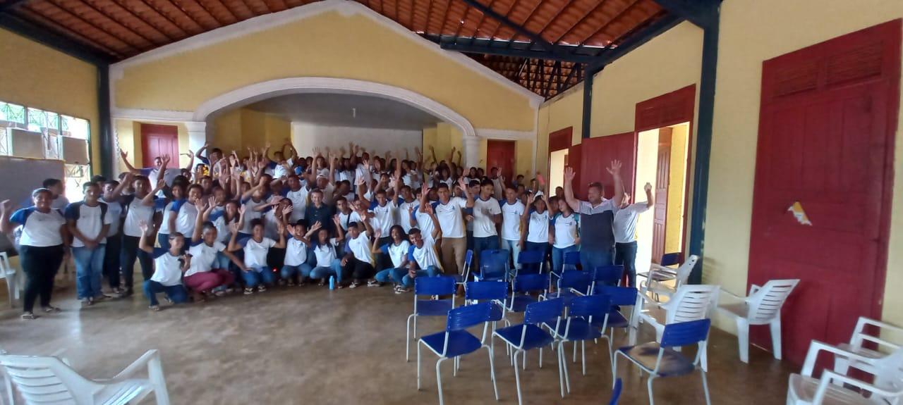 Roda de Conversa com o poeta Zacarias Martins movimenta o Colégio Estadual Batista de Tocantínia