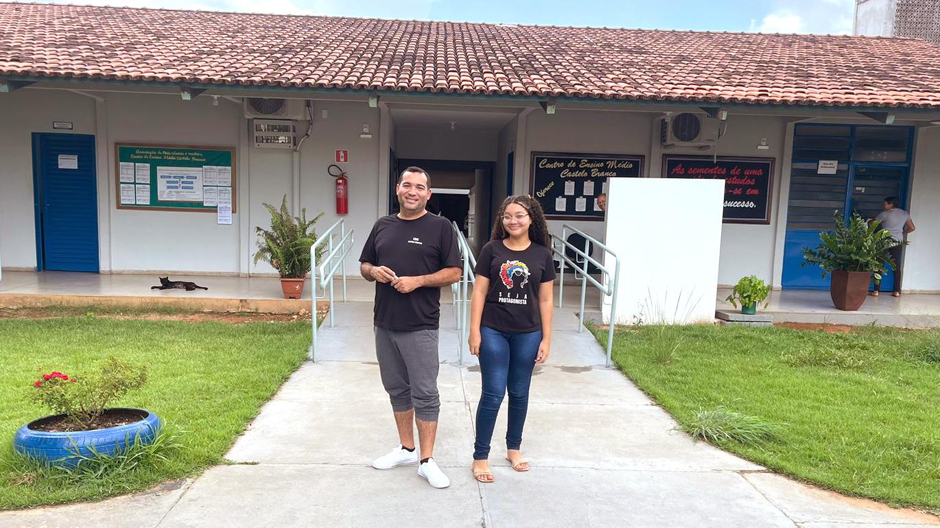 Ex-aluno da rede estadual se torna professor da escola onde estudou e inspira estudantes a trilharem caminhos de sucesso por meio da Educação