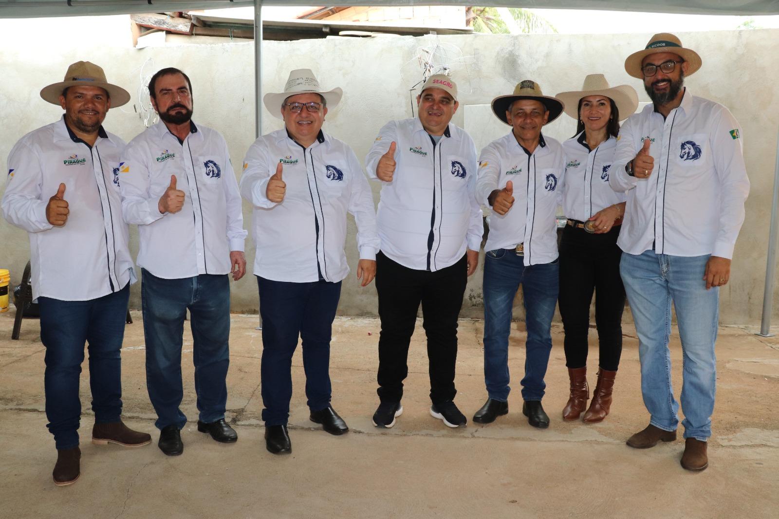 Cavalgada agita fim de semana e reúne centenas de cavaleiros e amazonas nas ruas de Piraquê