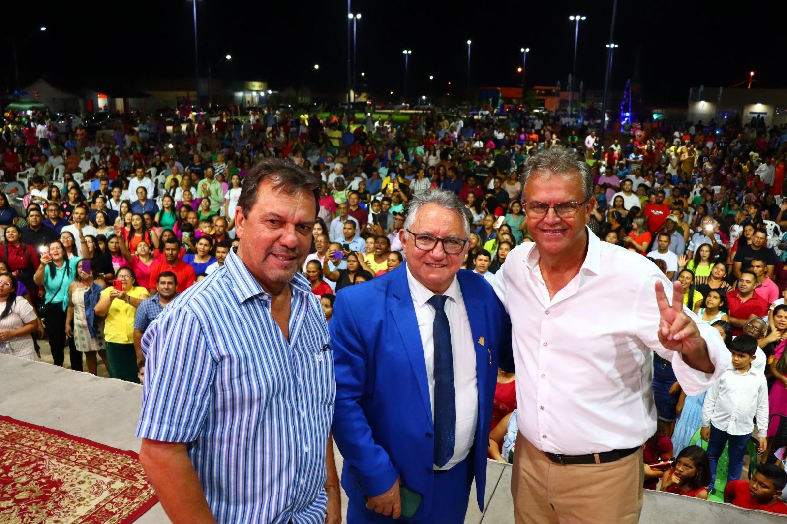 Dia do Evangélico é celebrado com presença de grande público e união de nove igrejas da cidade