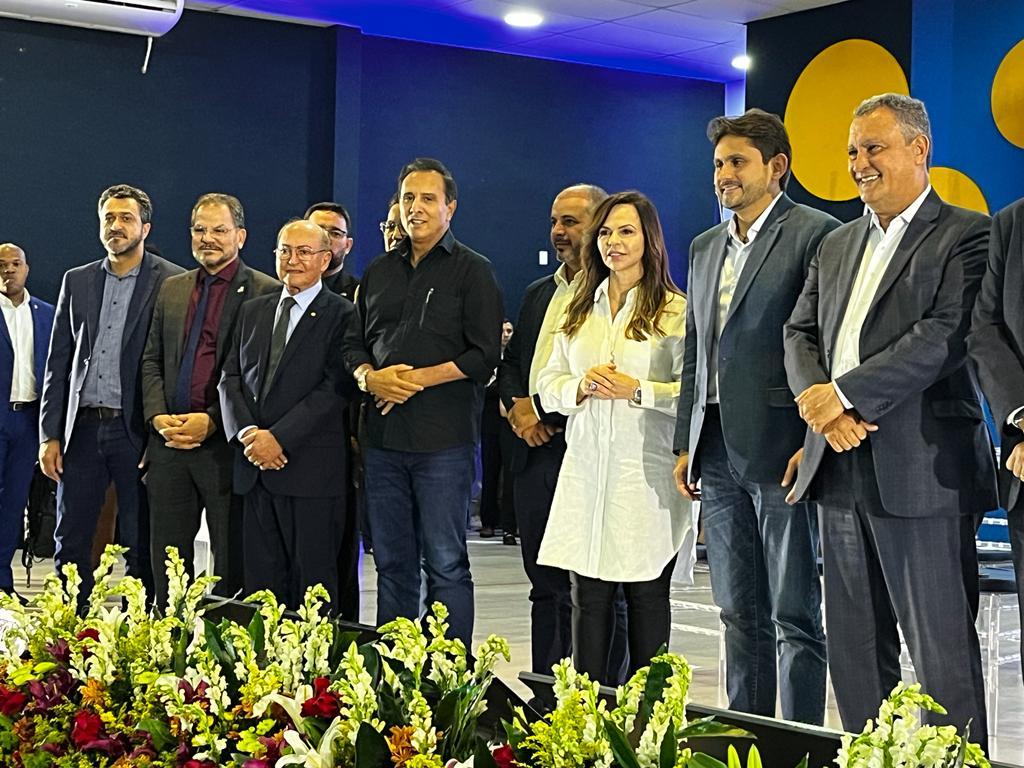 Ao lado do Governador Wanderlei Barbosa e diversas autoridades Deputado Carlos Gaguim cobra mais recursos para o Tocantins durante lançamento do Novo PAC Ao lado do Governador Wanderlei Barbosa e diversas autoridades Deputado Carlos Gaguim cobra mais recursos para o Tocantins durante lançamento do Novo PAC