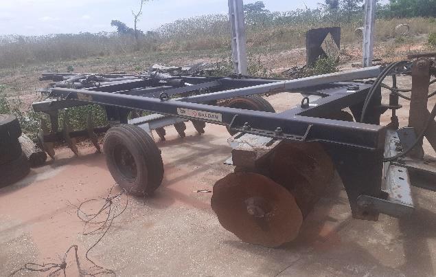 Trator e grade aradora podem ser adquiridos na modalidade venda direta