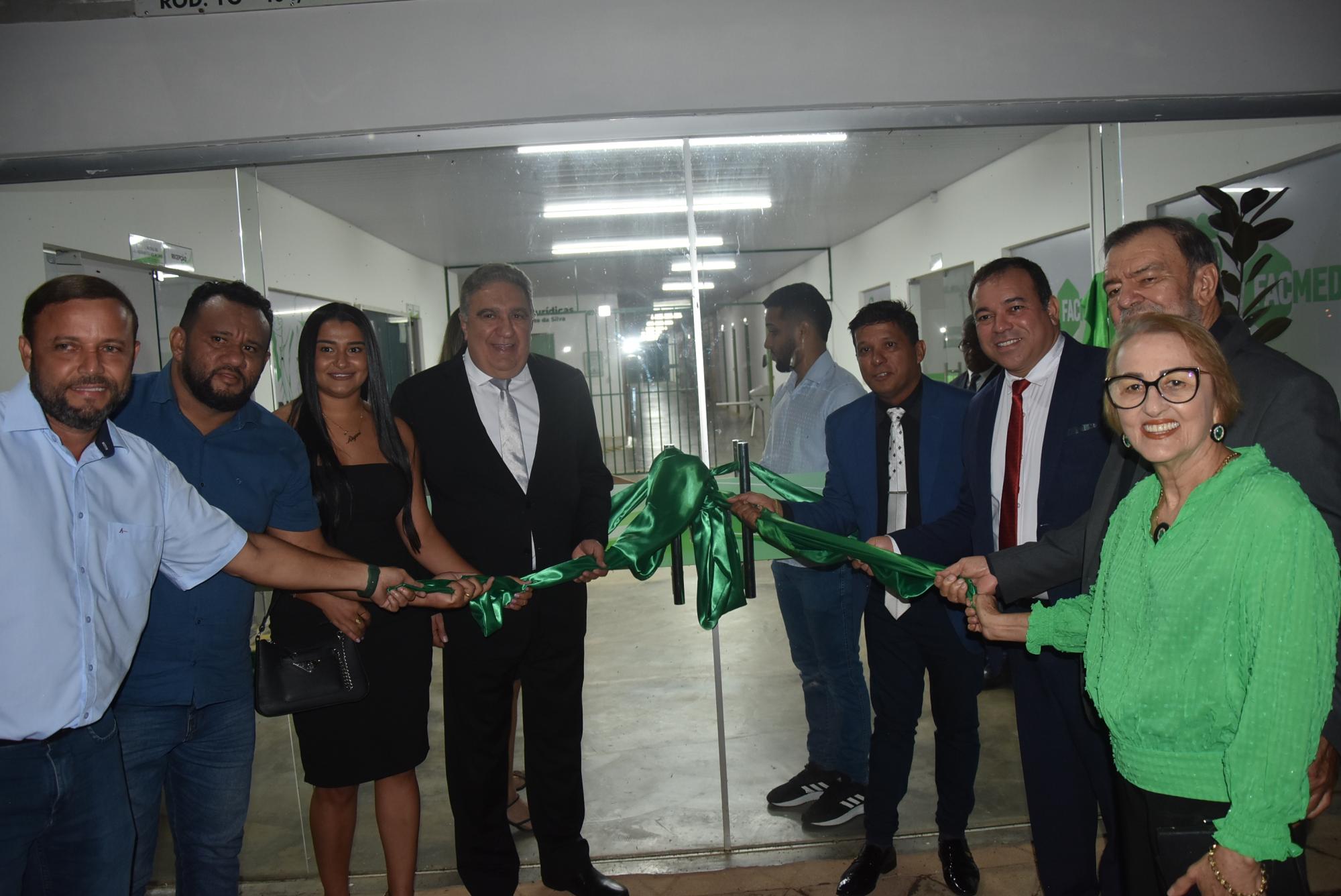 FACMED inaugura novo campus, concede títulos de Doutor Honoris Causa, Professor Emérito e Honra ao Mérito às personalidades de grande destaque em Augustinópolis e no Tocantins