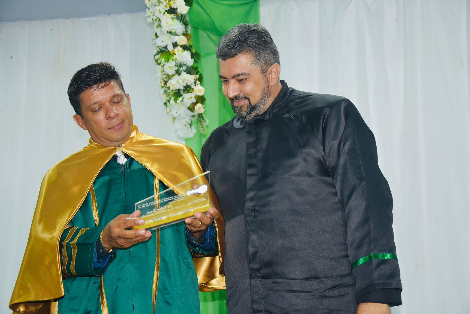 FACMED inaugura novo campus, concede títulos de Doutor Honoris Causa, Professor Emérito e Honra ao Mérito às personalidades de grande destaque em Augustinópolis e no Tocantins