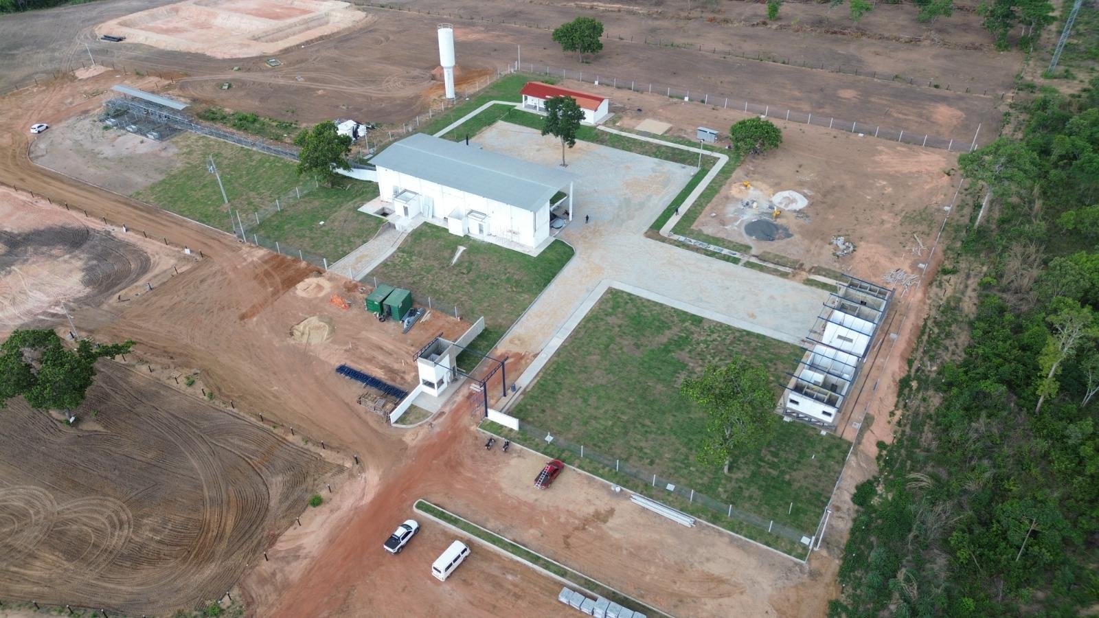 Prefeito Valdemar Nepomoceno, empresários,investidores e autoridades visitam as obras de instação do matadouro em Ananás 