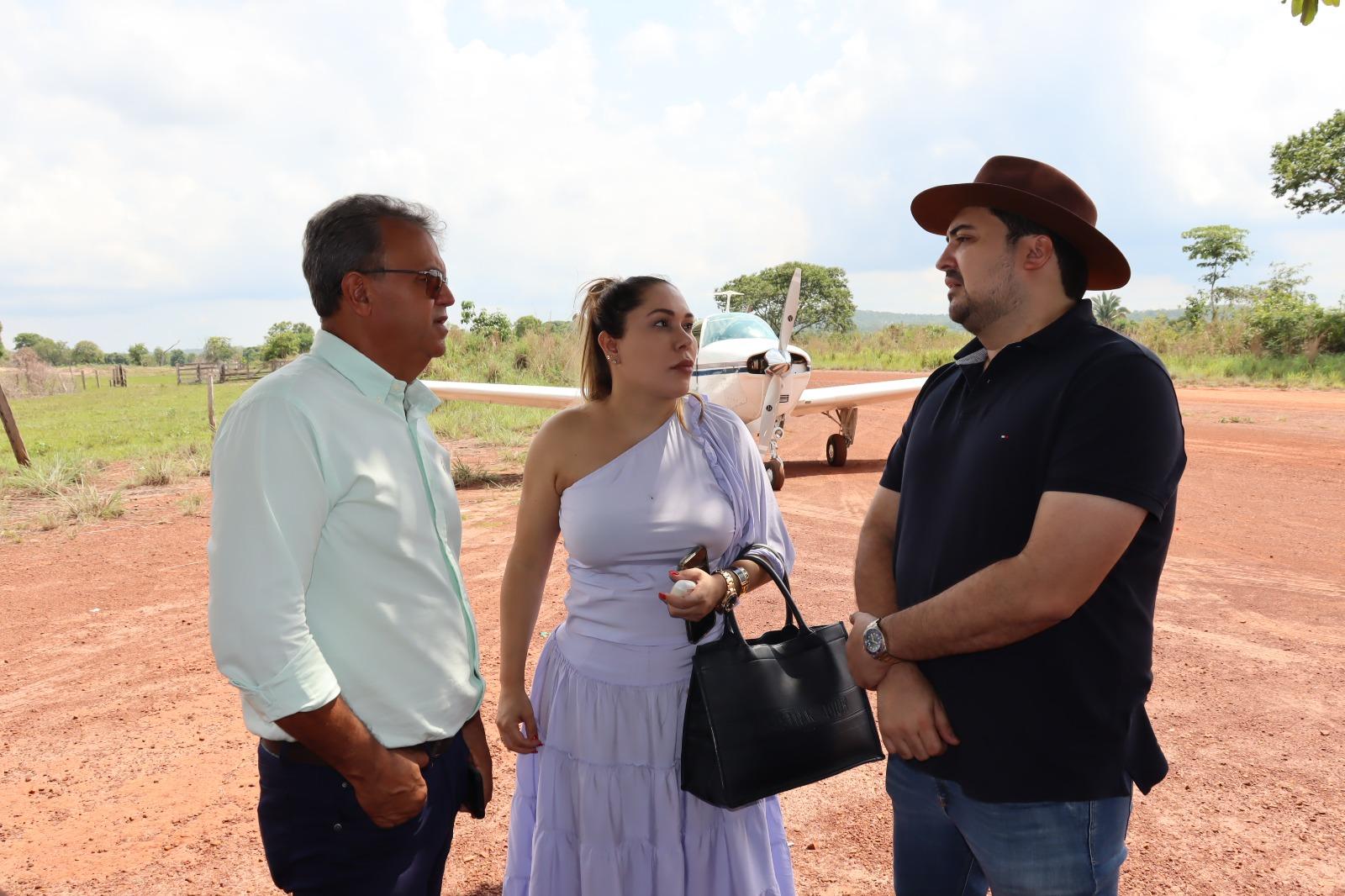 Prefeito Valdemar Nepomoceno, empresários,investidores e autoridades visitam as obras de instação do matadouro em Ananás 