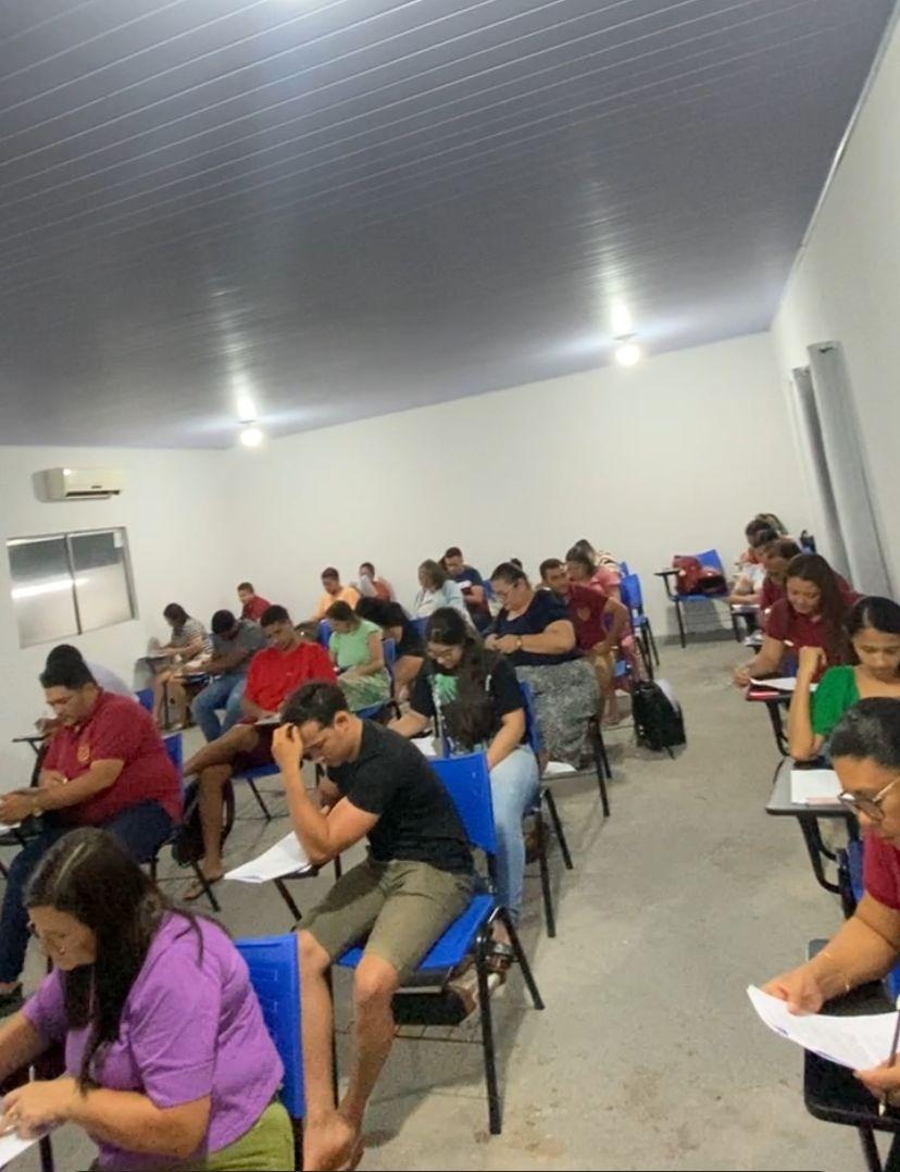 Acadêmicos de Direito da FABIC em Ananás fazem prova que simula o exame da OAB 
