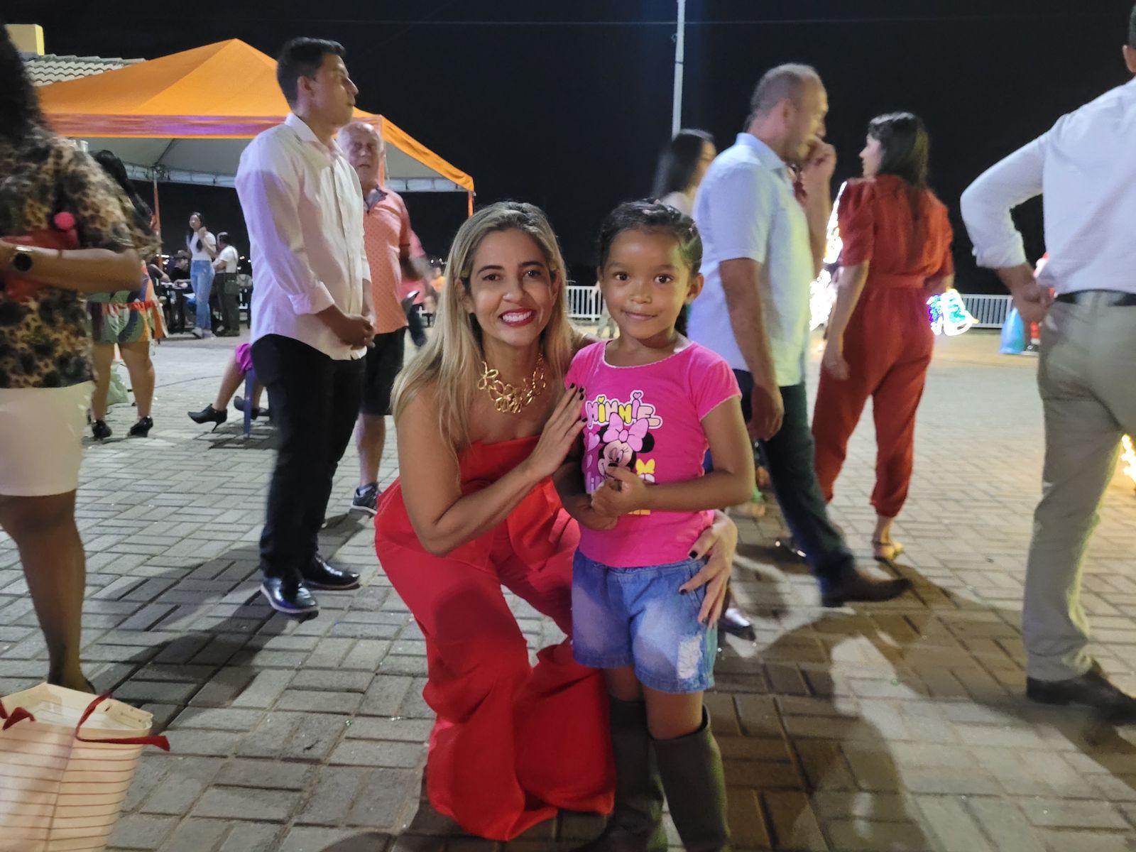 Iluminação Natalina encanta moradores e visitantes em Xambioá