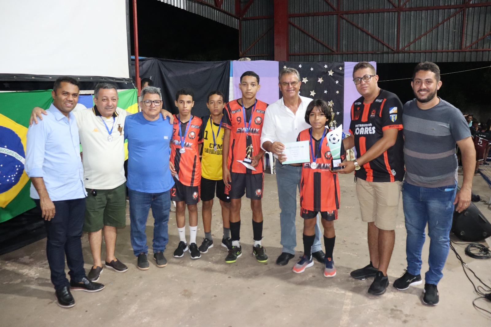 Segundo Campeonato de futsal premia atletas em Ananás 