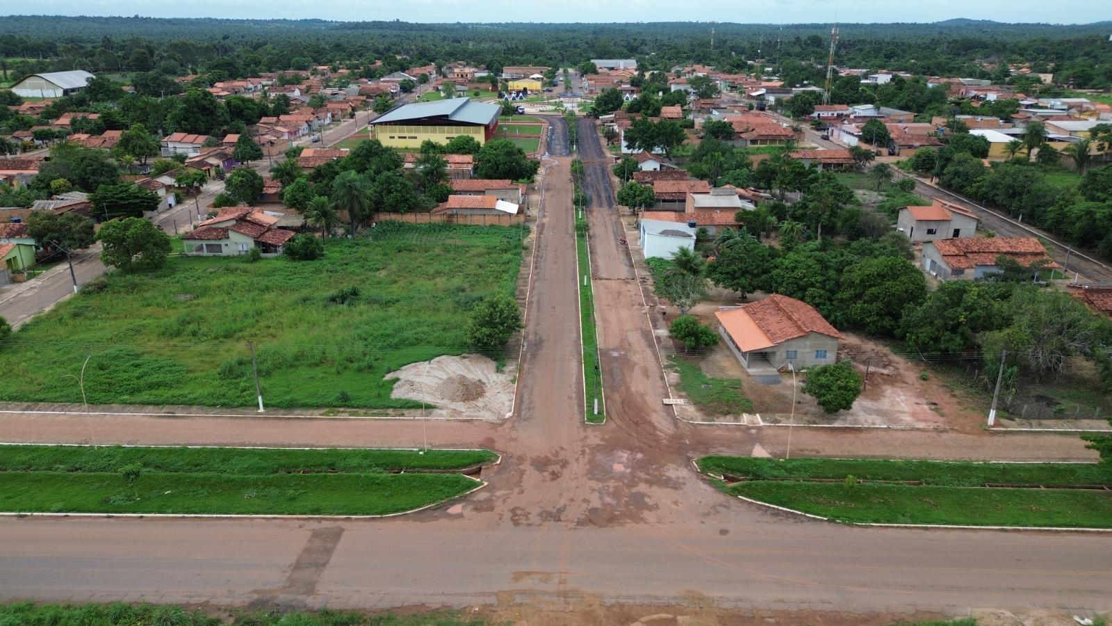 Prefeito Ronaildo Bandeira destaca obras de pavimentação em Riachinho, no Bico do Papagaio