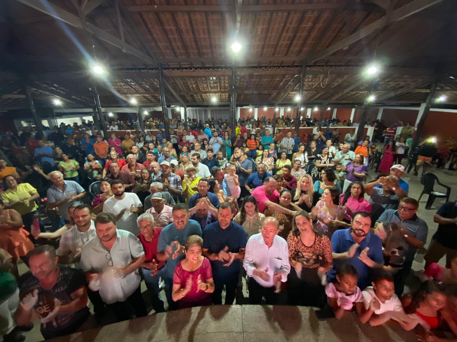 Deputado Lázaro Botelho prestigia aniversário do Prefeito de Filadélfia Davi Bento