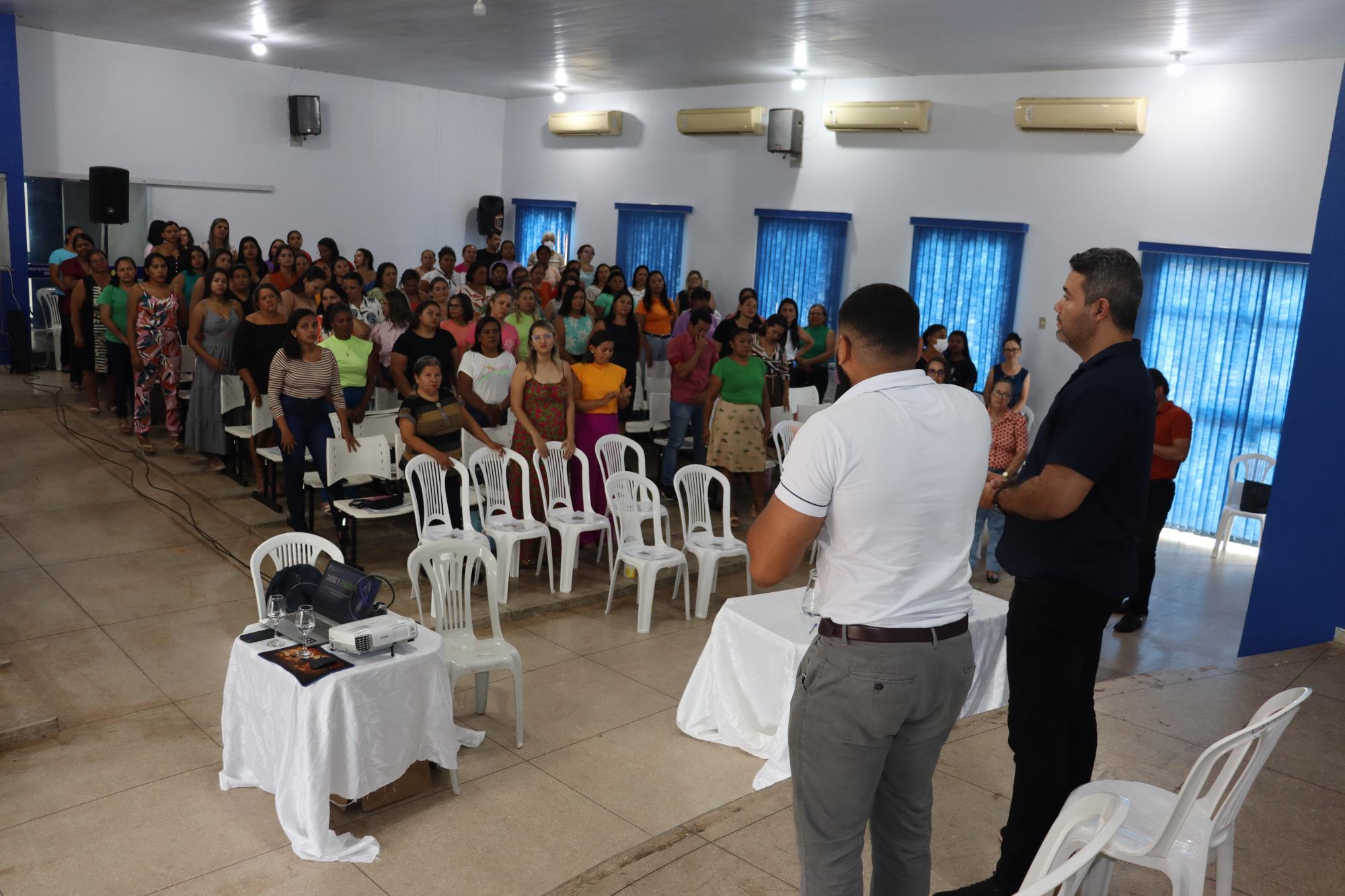 Encontros de formação continuada impulsionam Professores e Servidores da Secretaria de Educação em Ananás 