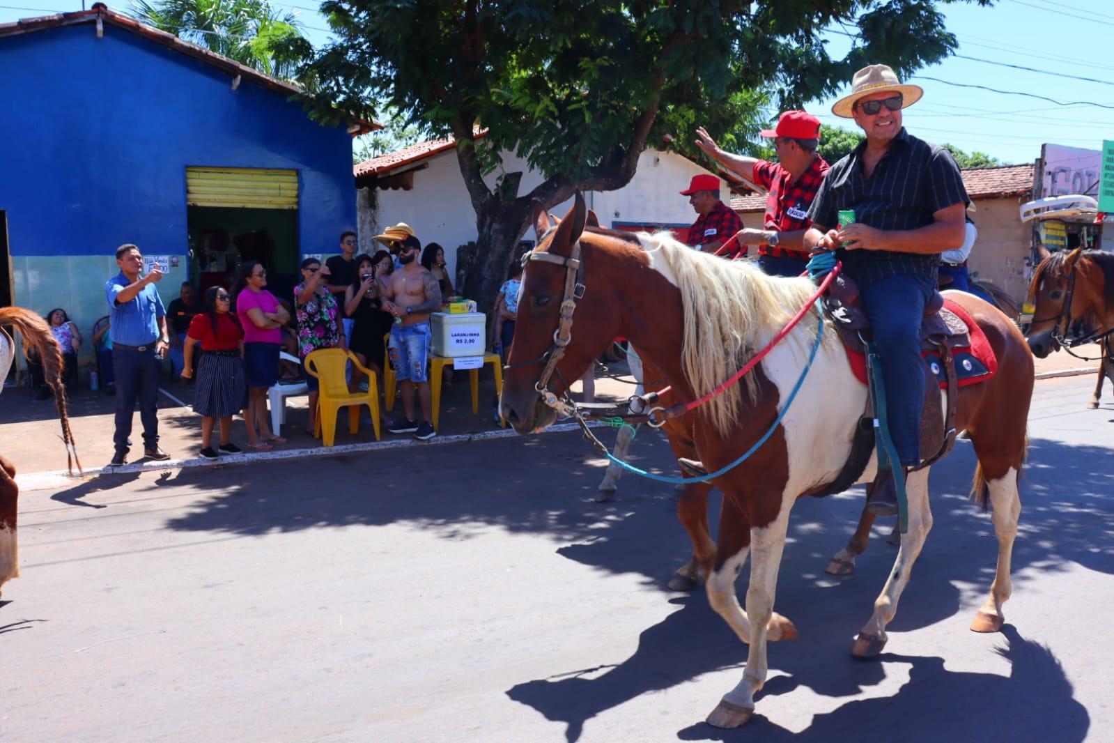 Grande Cavalgada reúne lideranças, autoridades e várias comitivas em Ananás 
