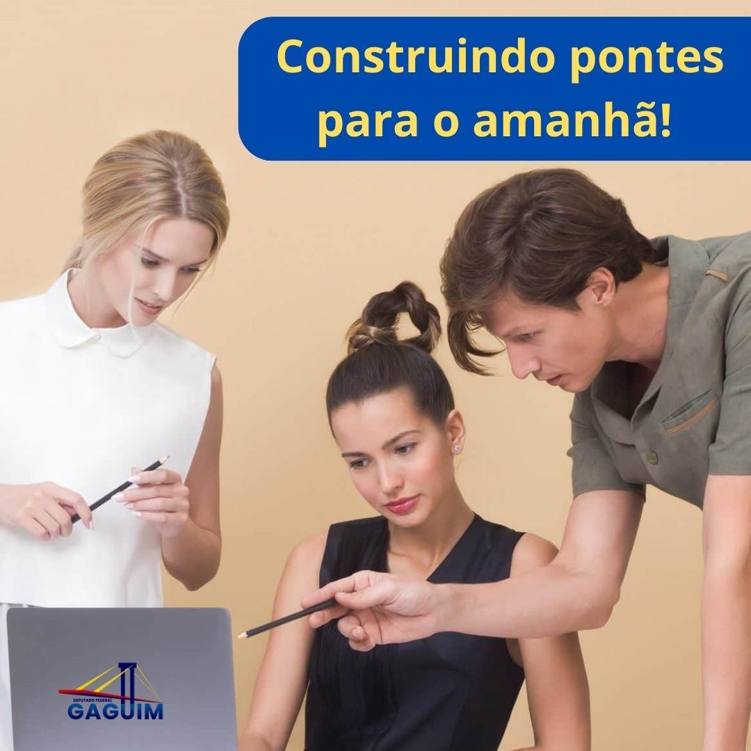 Deputado Federal Carlos Gaguim destaca proposta de crédito exclusivo para jovens empreendedores que promete catalisar inovação no Brasil
