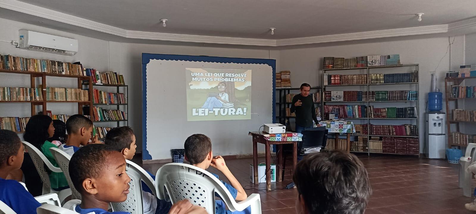 Biblioteca Municipal de Filadélfia recebe Roda de Conversa com o poeta e escritor Zacarias Martins Biblioteca Municipal de Filadélfia recebe Roda de Conversa com o poeta e escritor Zacarias Martins