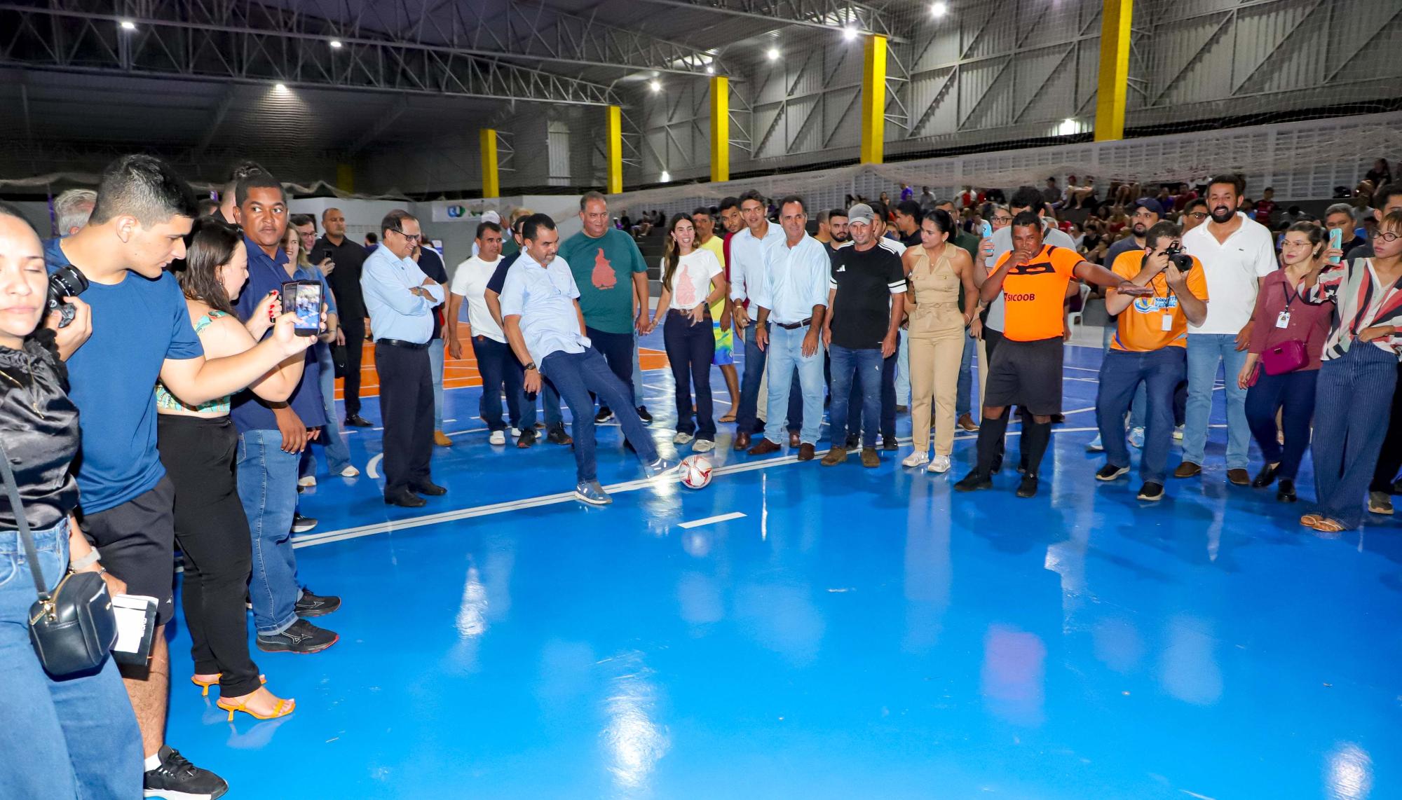 Em comemoração aos 56 anos de Guaraí, governador Wanderlei Barbosa entrega ginásio poliesportivo e reforça segurança no trânsito