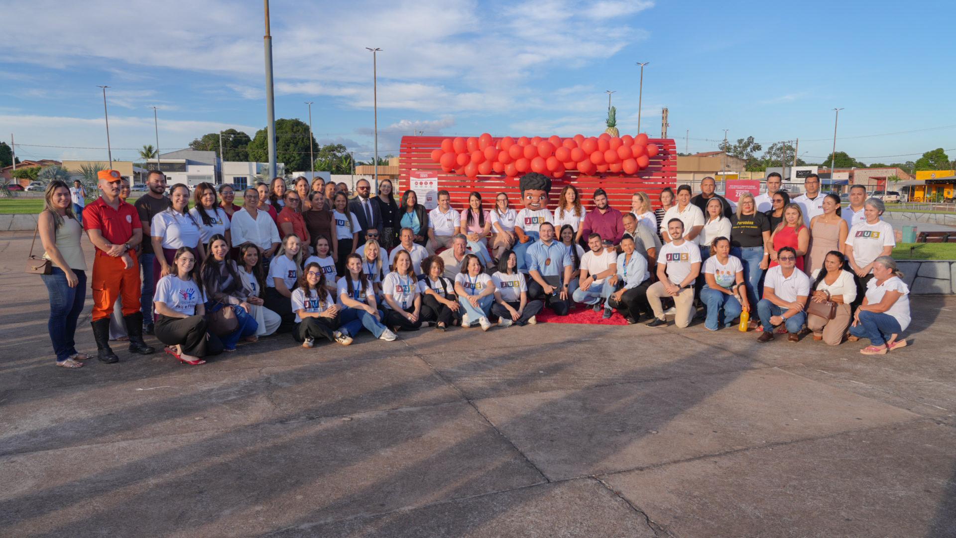 Ananás recebe icônico Banco Vermelho do Tribunal de Justiça do Tocantins 