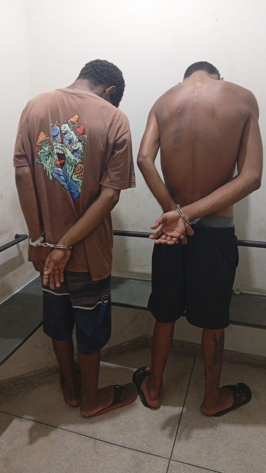 Operação Narke: Polícia Civil do Tocantins prende irmãos integrantes de organização criminosa em Miracema. Um deles mandou matar ex-namorada no início do mês Operação Narke: Polícia Civil do Tocantins prende irmãos integrantes de organização criminosa em Miracema. Um deles mandou matar ex-namorada no início do mês